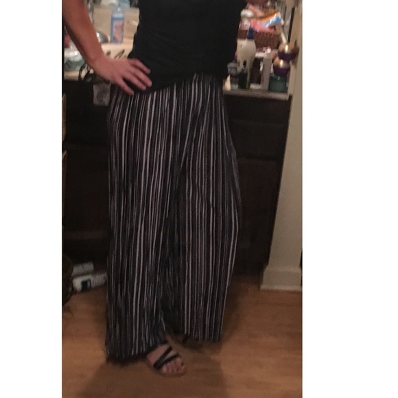 One size fits most! Grey striped palazzo pants.Bundle only item! - Picture 6 of 7